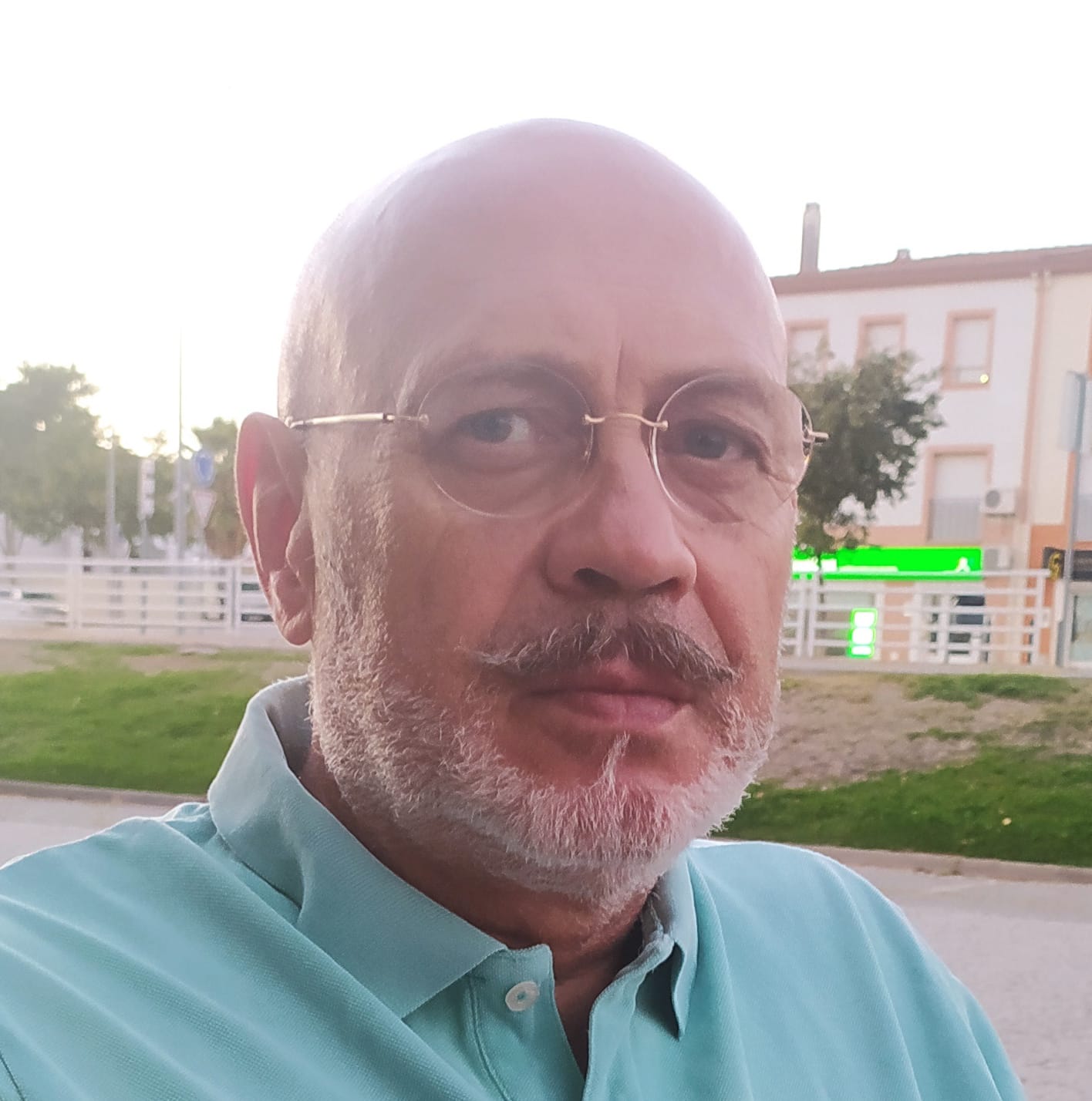 Carlos Dores